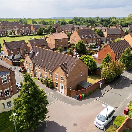 2 Tracy Avenue Villa Slough Exteriör bild